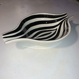 Unbranded Serveware Zebra Print Dish One Size White Black